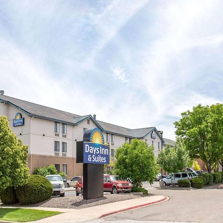 Days Inn & Suites By Wyndham Denver International Airport Kültér fotó