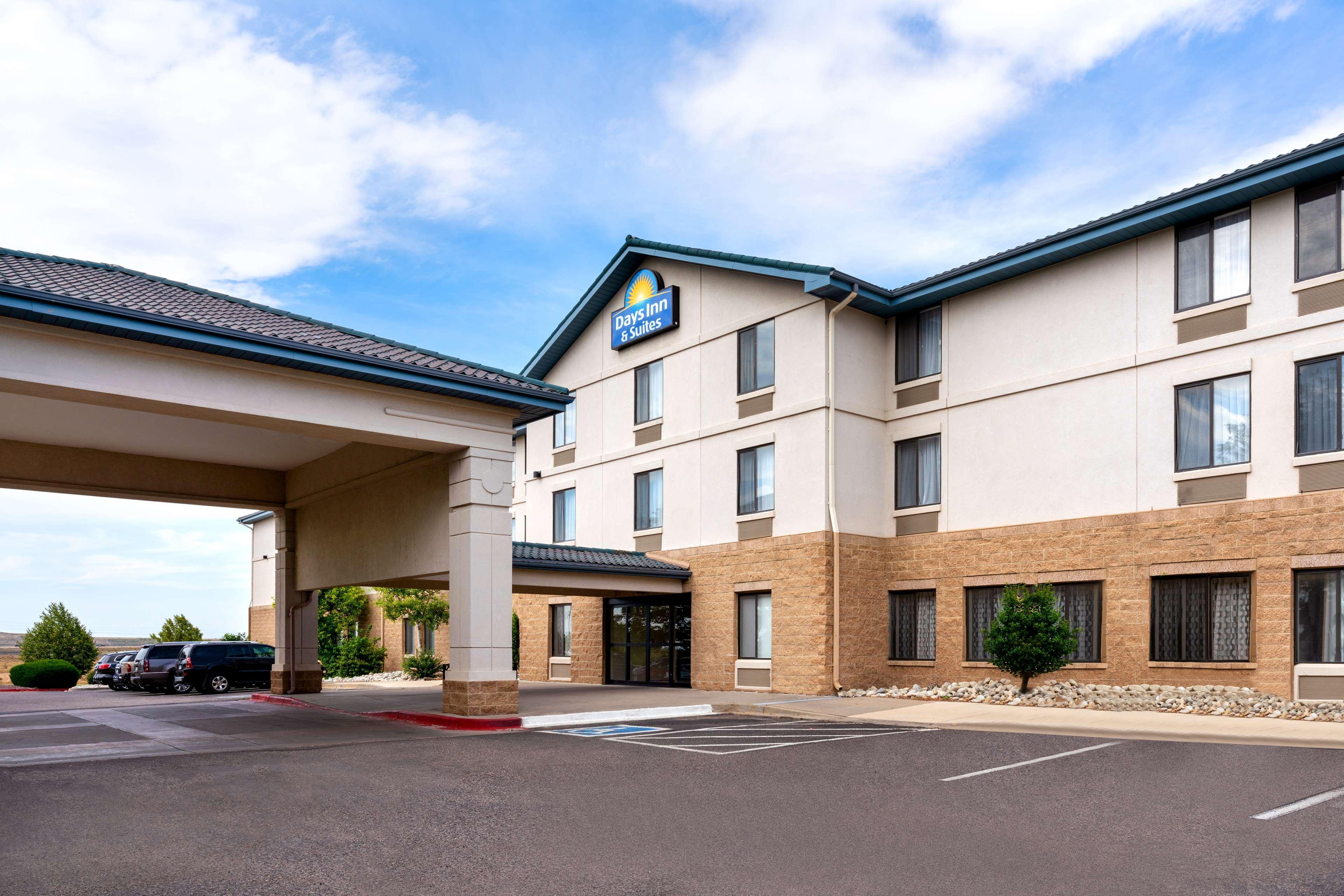 Days Inn & Suites By Wyndham Denver International Airport Kültér fotó