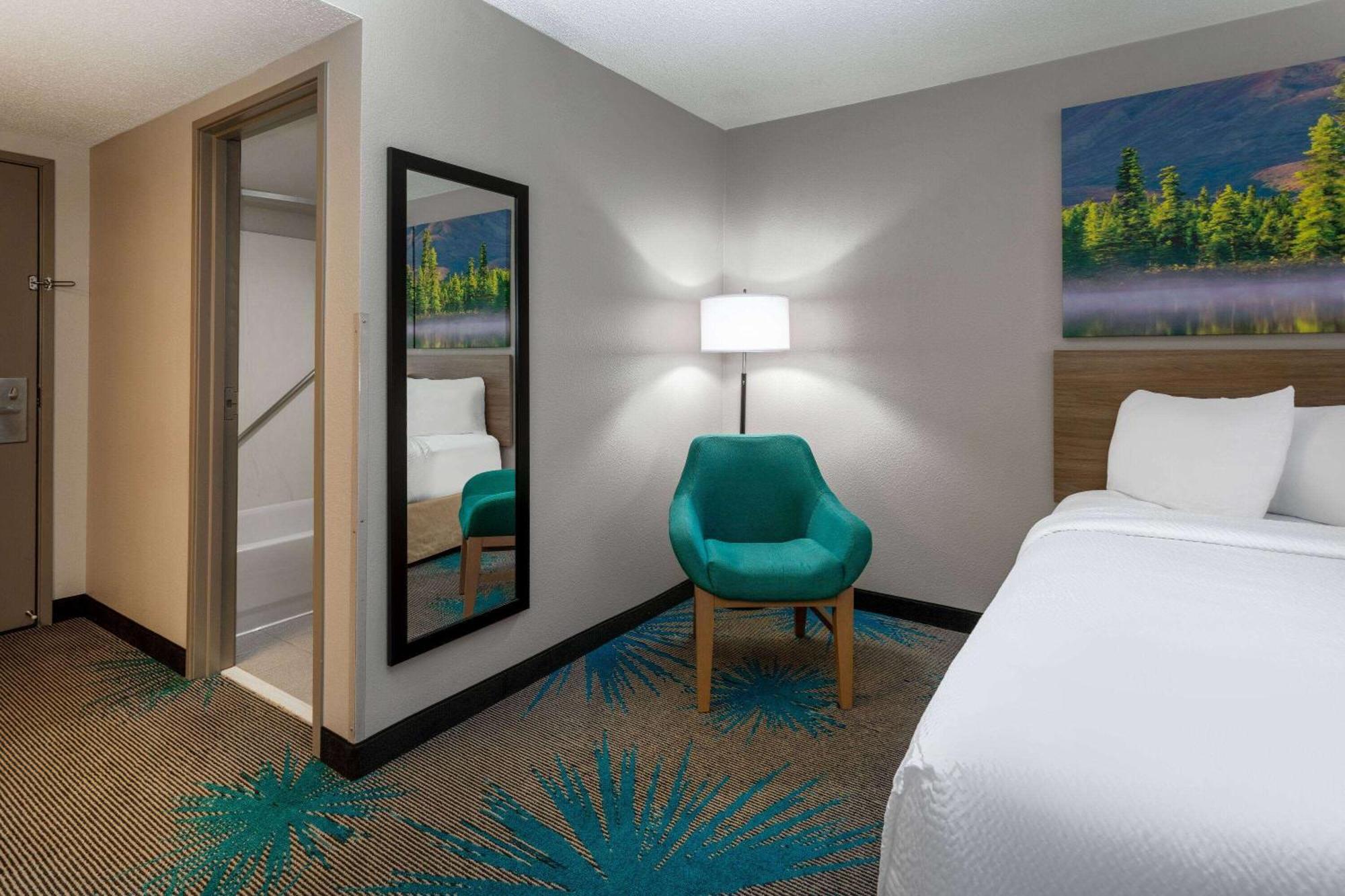 Days Inn & Suites By Wyndham Denver International Airport Kültér fotó