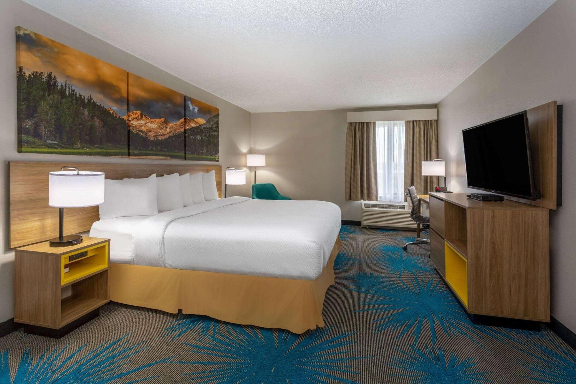 Days Inn & Suites By Wyndham Denver International Airport Kültér fotó
