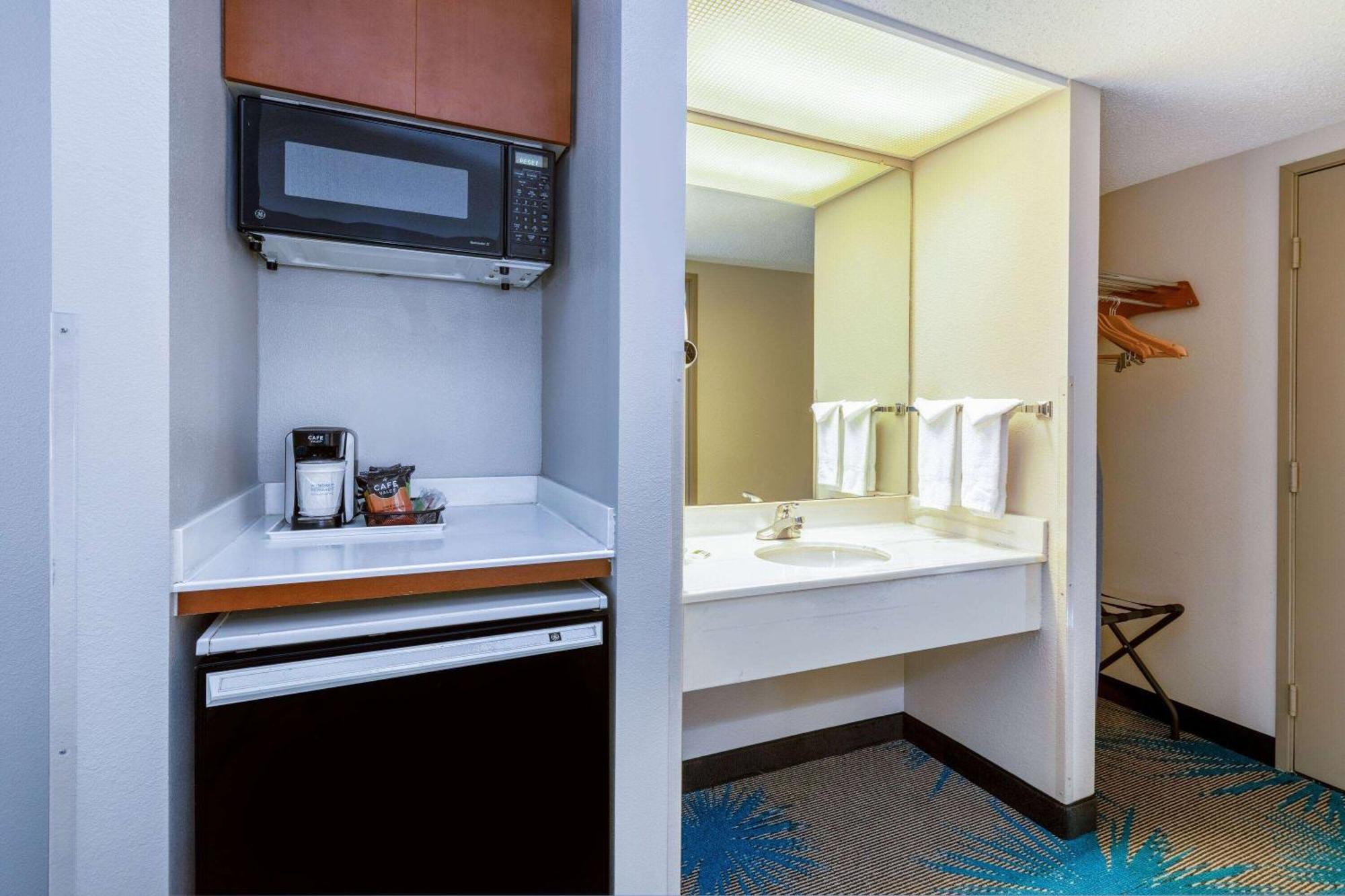 Days Inn & Suites By Wyndham Denver International Airport Kültér fotó
