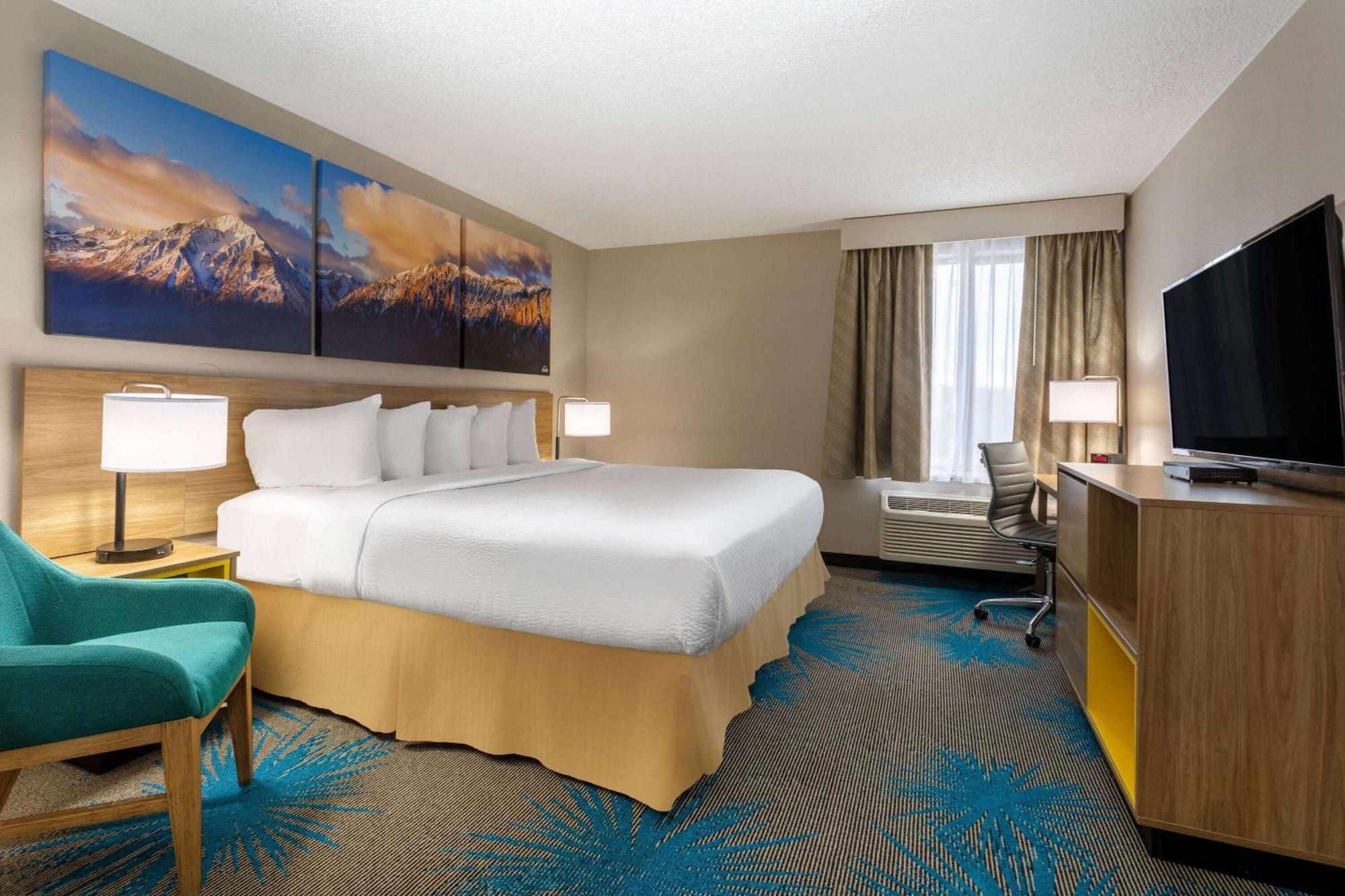 Days Inn & Suites By Wyndham Denver International Airport Kültér fotó