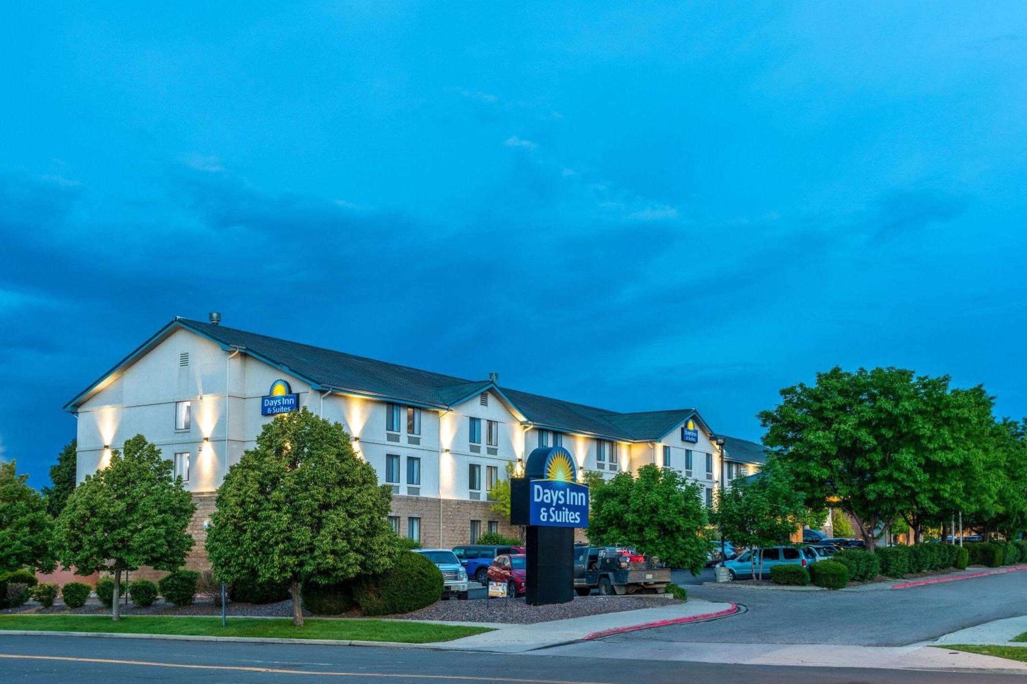 Days Inn & Suites By Wyndham Denver International Airport Kültér fotó