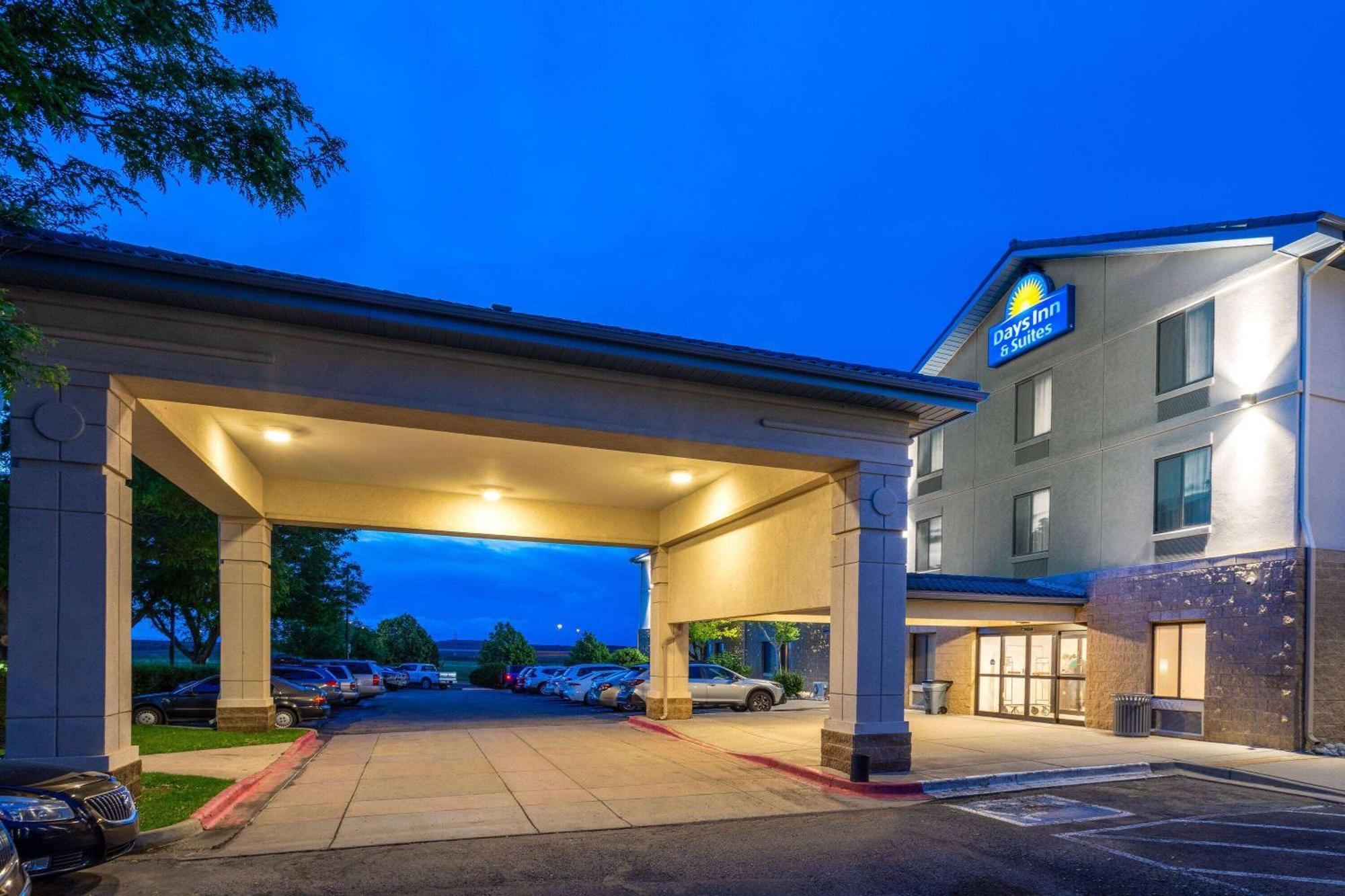 Days Inn & Suites By Wyndham Denver International Airport Kültér fotó