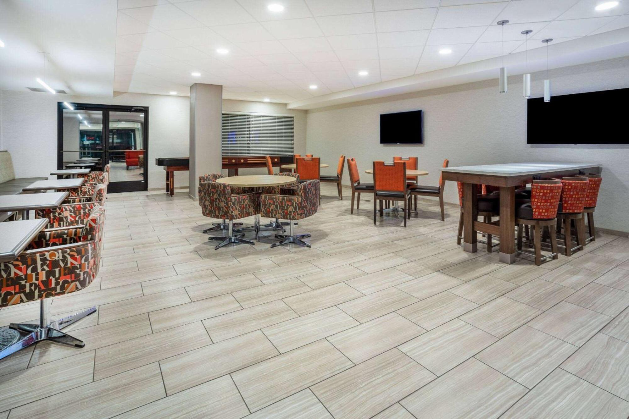 Days Inn & Suites By Wyndham Denver International Airport Kültér fotó